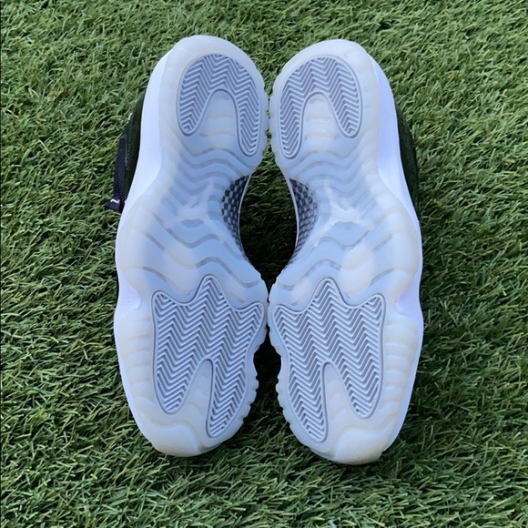 Air Jordan 11 Retro - Picture 4 of 5